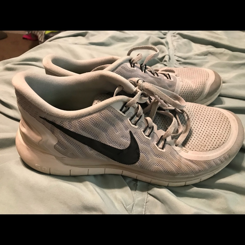 Nike free runs - 9.5